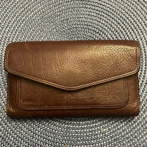 FOSSIL Vintage Brown Leather Extended Wallet - EUC
